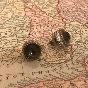 Cute studs / earrings !